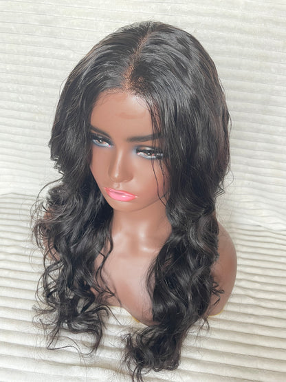 Long wavy wig