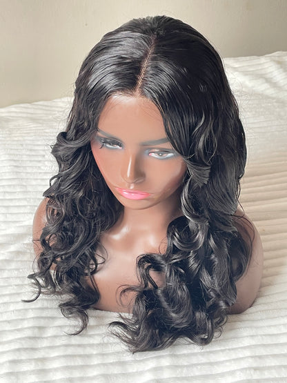 Loose wave wig